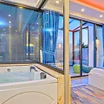 فيلة Uezuemlue 1 Bedroom Secluded With Private Pool Hot Tub *