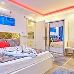 فيلة Uezuemlue 1 Bedroom Secluded With Private Pool Hot Tub *