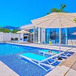 فيلة Uezuemlue 1 Bedroom Secluded With Private Pool Hot Tub *