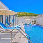 فيلة Uezuemlue 1 Bedroom Secluded With Private Pool Hot Tub