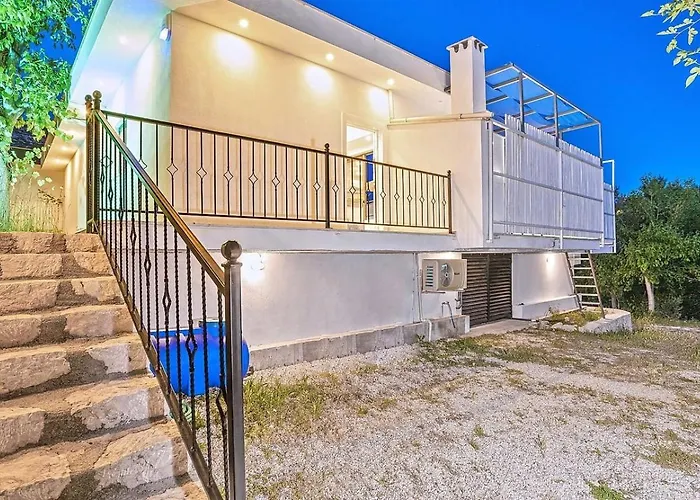 Uezuemlue 1 Bedroom Secluded With Private Pool Hot Tub Вилла *