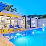 Willa Uezuemlue 1 Bedroom Secluded With Private Pool Hot Tub *