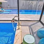 Willa Uezuemlue 1 Bedroom Secluded With Private Pool Hot Tub *