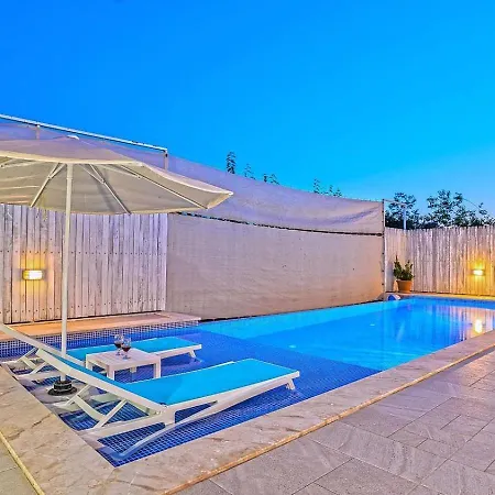 Uezuemlue 1 Bedroom Secluded With Private Pool Hot Tub *