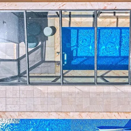 Uezuemlue 1 Bedroom Secluded With Private Pool Hot Tub فيلة كالكان