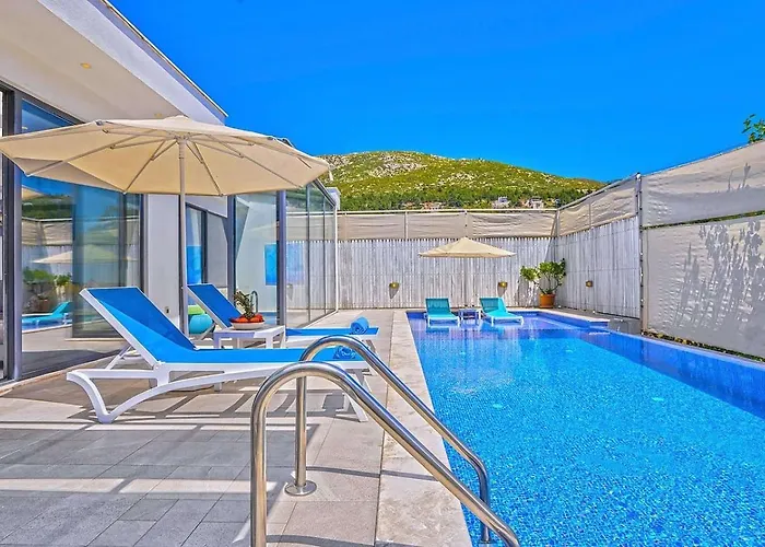 别墅 Uezuemlue 1 Bedroom Secluded With Private Pool Hot Tub