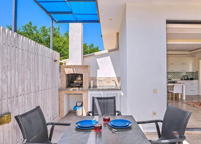 Uezuemlue 1 Bedroom Secluded With Private Pool Hot Tub