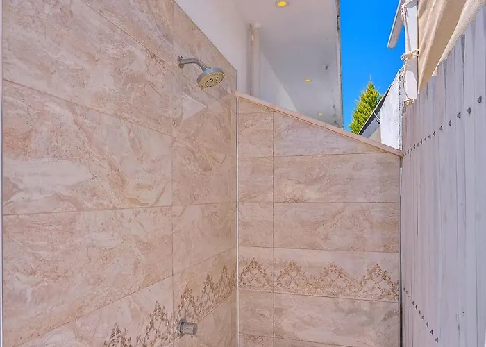 Uezuemlue 1 Bedroom Secluded With Private Pool Hot Tub *