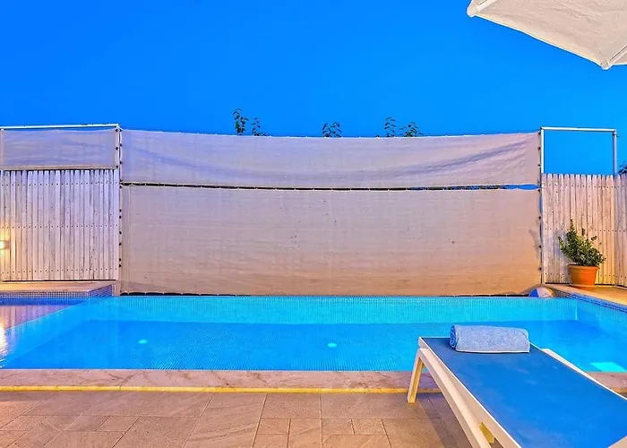 Uezuemlue 1 Bedroom Secluded With Private Pool Hot Tub *