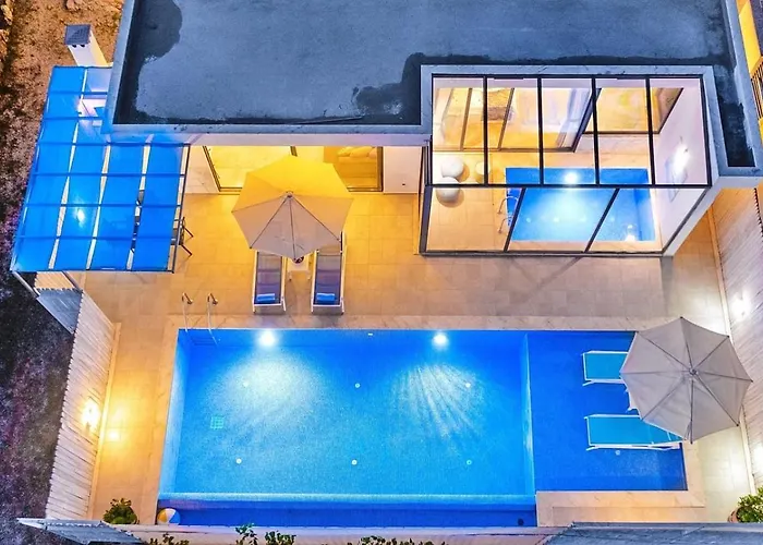 Uezuemlue 1 Bedroom Secluded With Private Pool Hot Tub 别墅 *