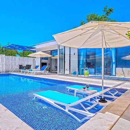 别墅 Uezuemlue 1 Bedroom Secluded With Private Pool Hot Tub *