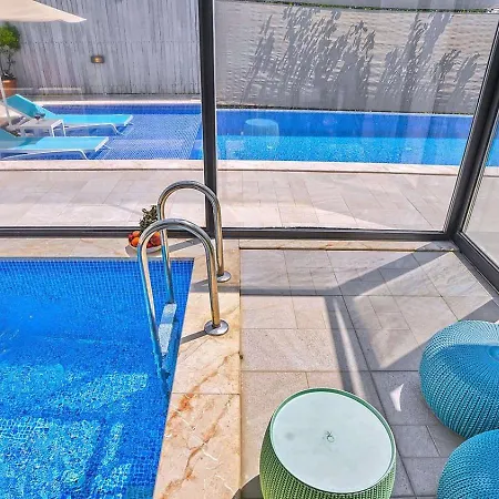 别墅 Uezuemlue 1 Bedroom Secluded With Private Pool Hot Tub *