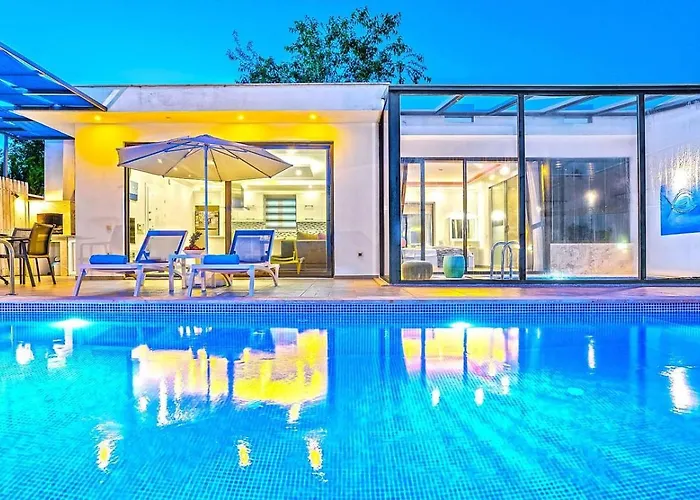 ヴィラ Uezuemlue 1 Bedroom Secluded With Private Pool Hot Tub *