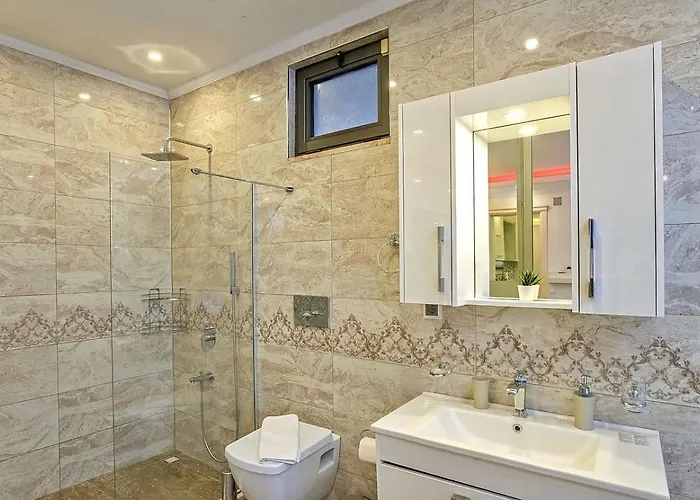 Uezuemlue 1 Bedroom Secluded With Private Pool Hot Tub ヴィラ