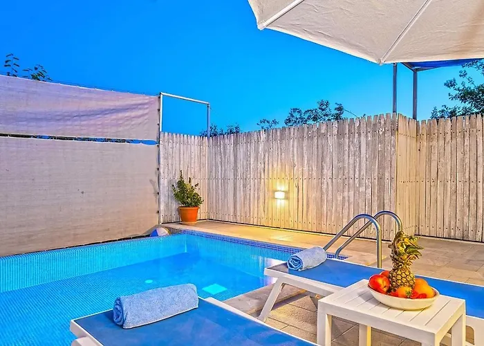 Uezuemlue 1 Bedroom Secluded With Private Pool Hot Tub * カルカン