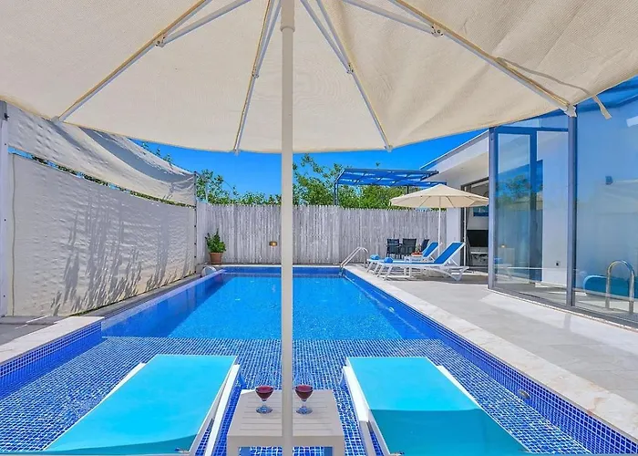 Uezuemlue 1 Bedroom Secluded With Private Pool Hot Tub ヴィラ *