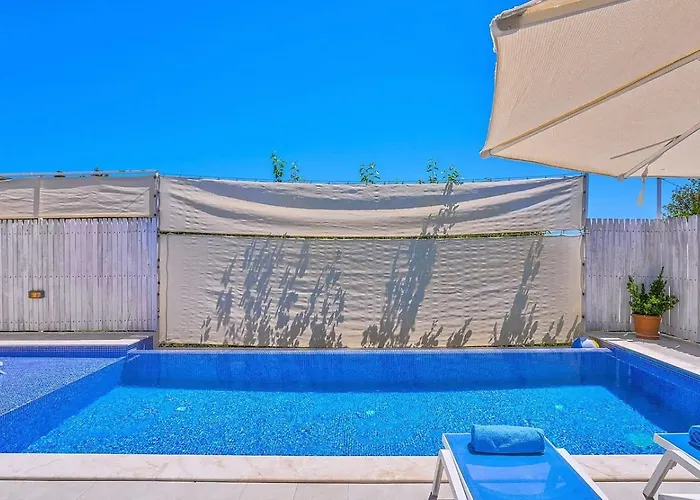 Uezuemlue 1 Bedroom Secluded With Private Pool Hot Tub * カルカン