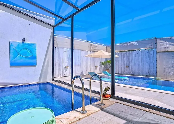 ヴィラ Uezuemlue 1 Bedroom Secluded With Private Pool Hot Tub