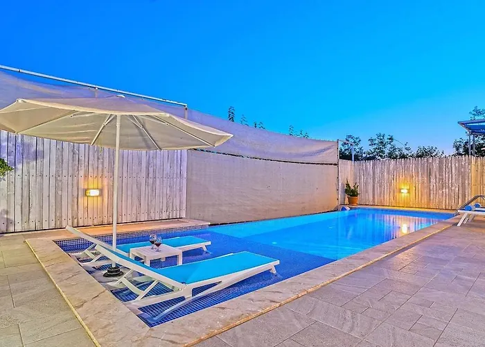 Uezuemlue 1 Bedroom Secluded With Private Pool Hot Tub *